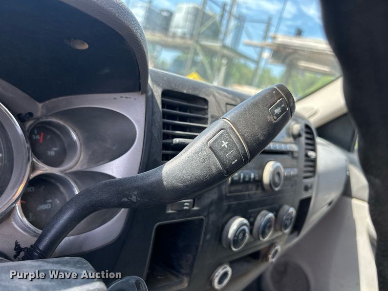 image for item DQ0860 2009 GMC Sierra 3500HD  Ext. Cab flatbed pickup truck