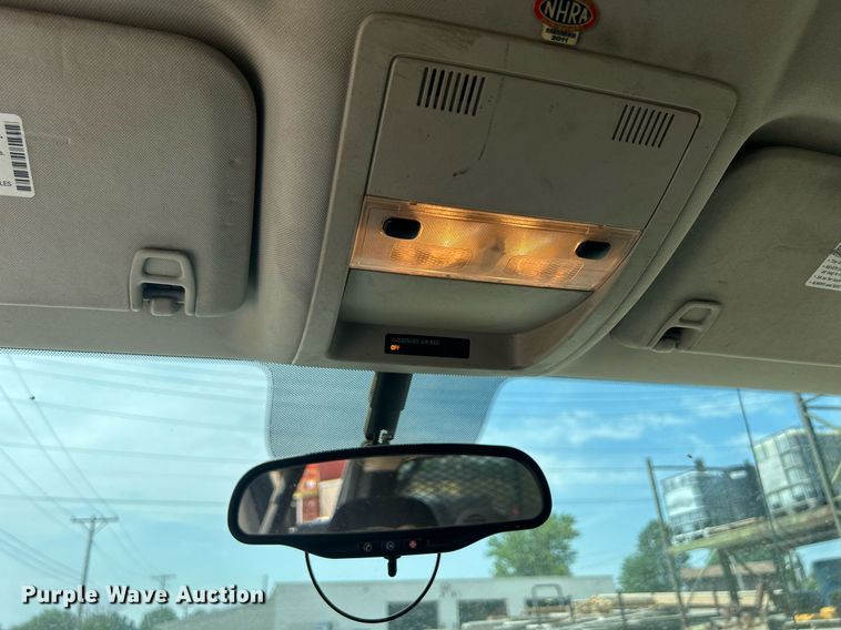 image for item DQ0860 2009 GMC Sierra 3500HD  Ext. Cab flatbed pickup truck