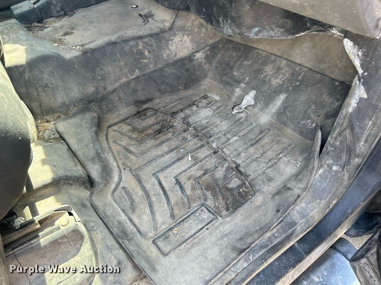 image for item DQ0860 2009 GMC Sierra 3500HD  Ext. Cab flatbed pickup truck