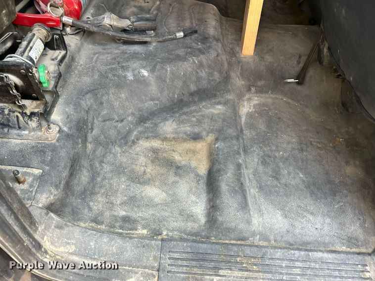 image for item DQ0860 2009 GMC Sierra 3500HD  Ext. Cab flatbed pickup truck