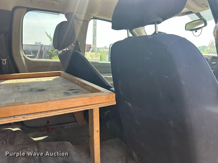 image for item DQ0860 2009 GMC Sierra 3500HD  Ext. Cab flatbed pickup truck