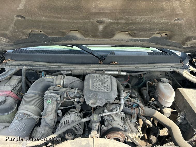 image for item DQ0860 2009 GMC Sierra 3500HD  Ext. Cab flatbed pickup truck