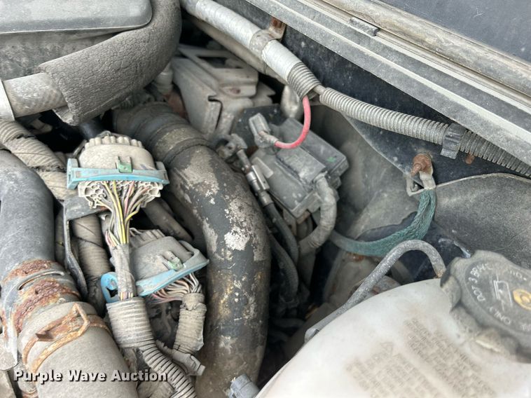 image for item DQ0860 2009 GMC Sierra 3500HD  Ext. Cab flatbed pickup truck