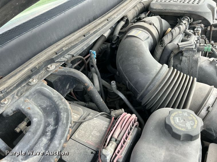 image for item DQ0860 2009 GMC Sierra 3500HD  Ext. Cab flatbed pickup truck