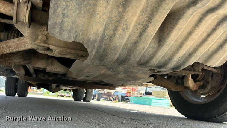 image for item DQ0860 2009 GMC Sierra 3500HD  Ext. Cab flatbed pickup truck