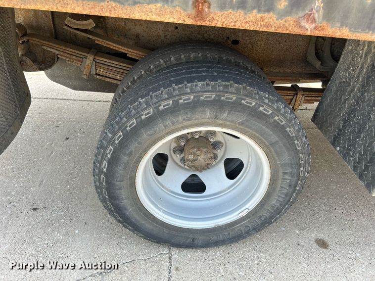 image for item DQ0860 2009 GMC Sierra 3500HD  Ext. Cab flatbed pickup truck