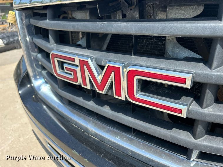 image for item DQ0860 2009 GMC Sierra 3500HD  Ext. Cab flatbed pickup truck