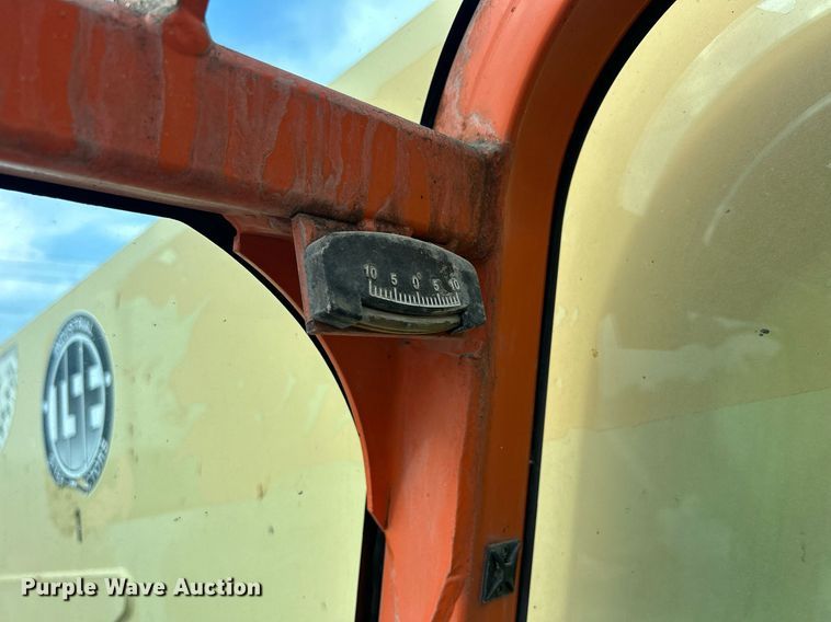 image for item DQ0863 2005 JLG G10-55A  telehandler