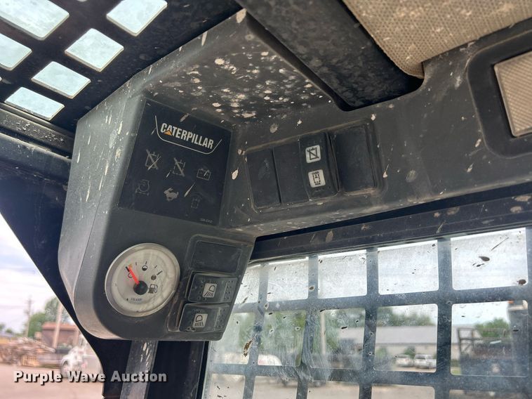 image for item DQ0864 2011 Caterpillar 259B3  tracked skid steer loader