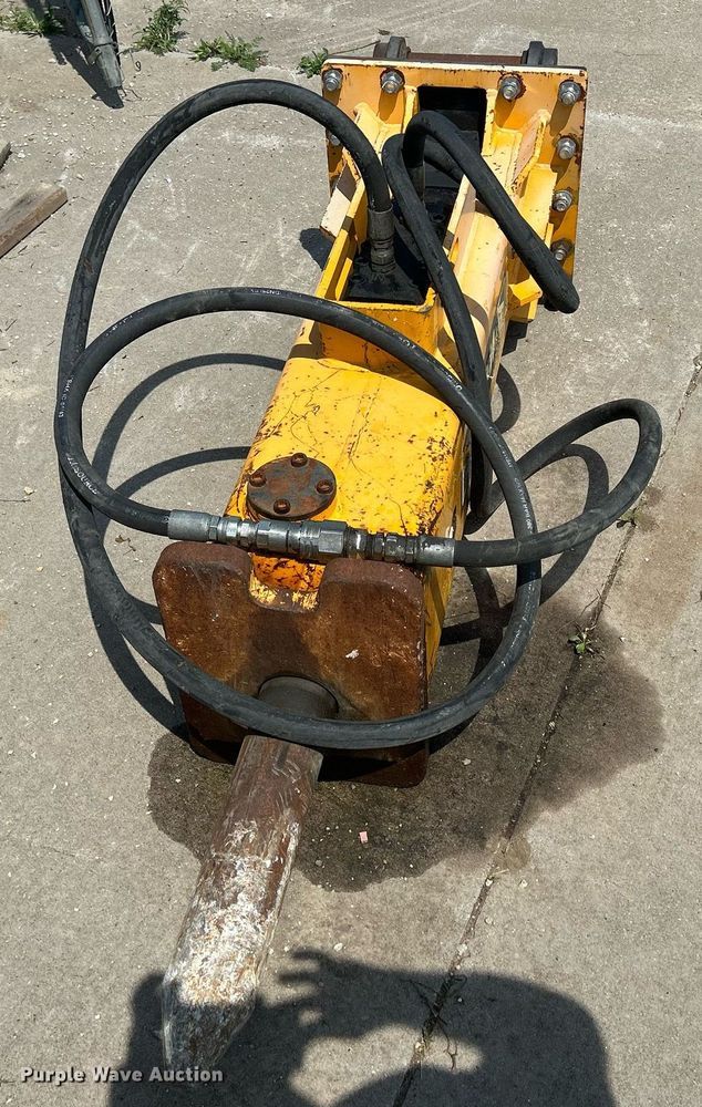 image for item DQ0866 2016 Arrowhead S180  breaker