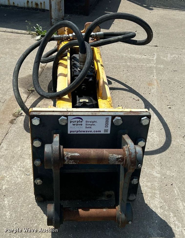 image for item DQ0866 2016 Arrowhead S180  breaker