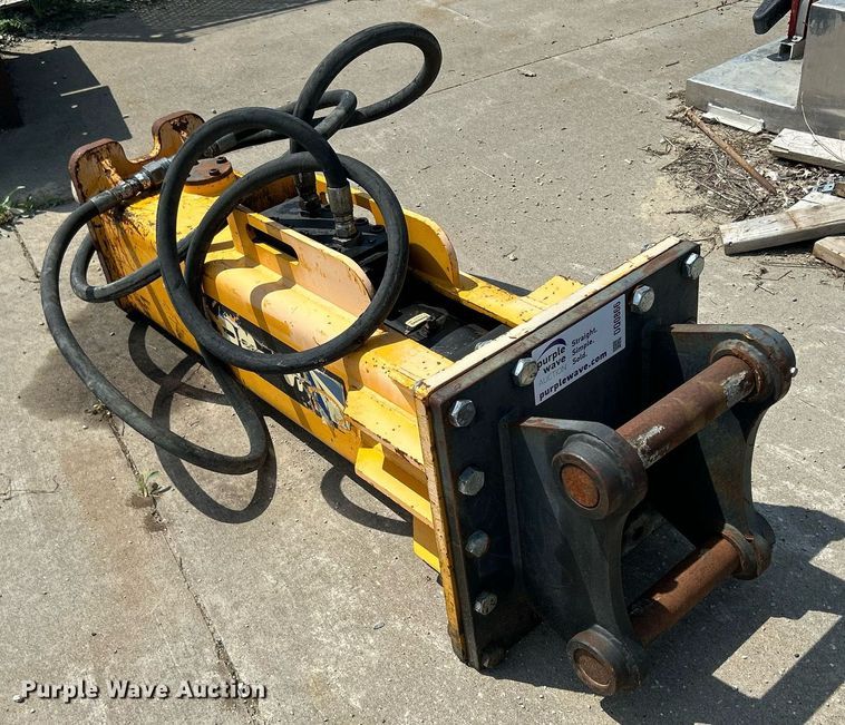 image for item DQ0866 2016 Arrowhead S180  breaker