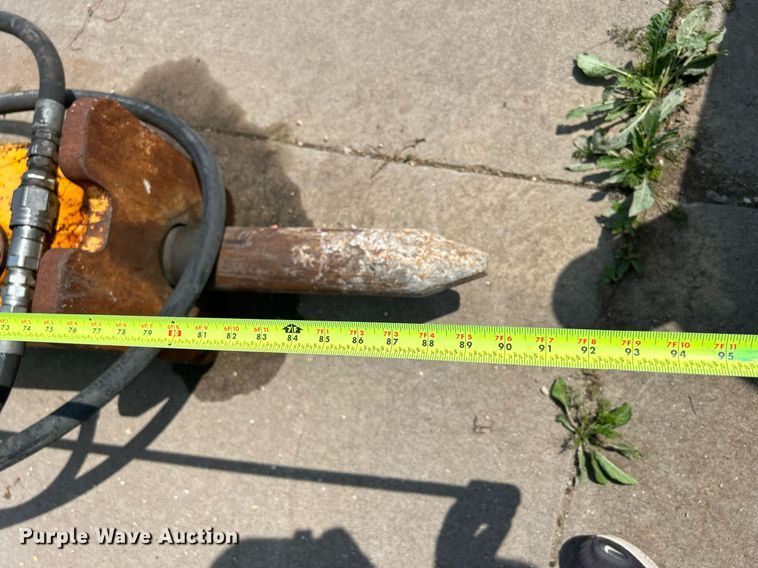 image for item DQ0866 2016 Arrowhead S180  breaker