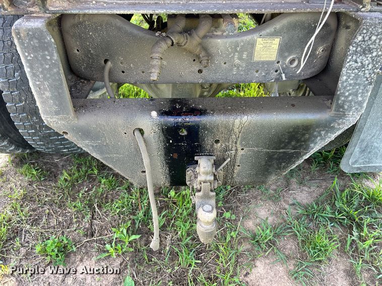 image for item DQ0867 1986 Ford L8000  dump truck