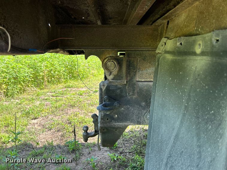 image for item DQ0867 1986 Ford L8000  dump truck