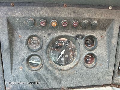 image for item DQ0867 1986 Ford L8000  dump truck