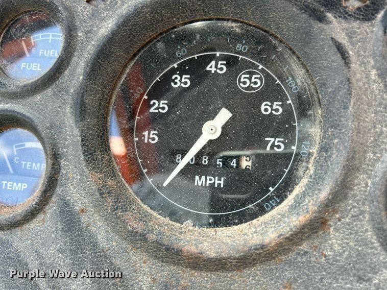 image for item DQ0867 1986 Ford L8000  dump truck