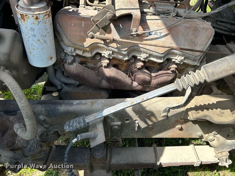 image for item DQ0867 1986 Ford L8000  dump truck