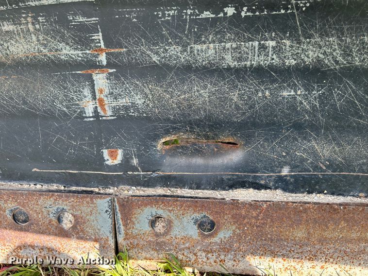 image for item DQ0867 1986 Ford L8000  dump truck