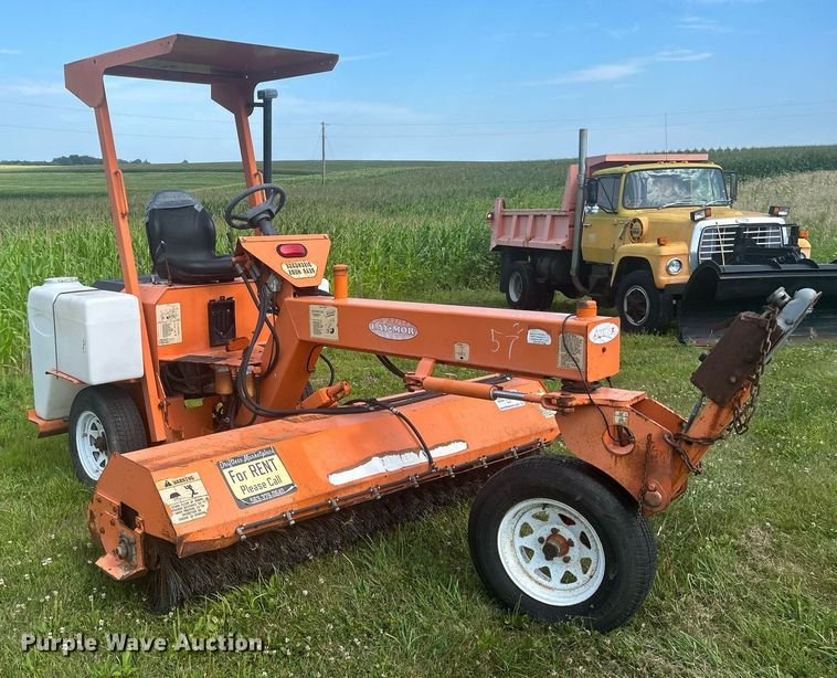 image for item DQ0868 2004 Lay Mor 8HC  broom