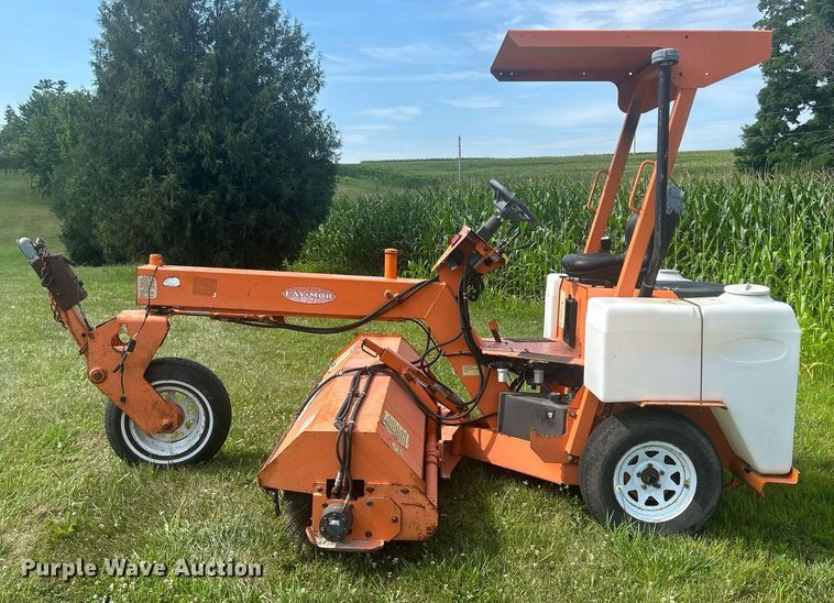 image for item DQ0868 2004 Lay Mor 8HC  broom