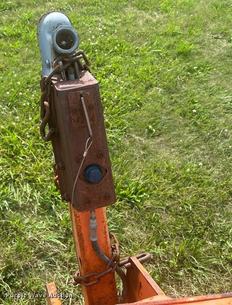 image for item DQ0868 2004 Lay Mor 8HC  broom