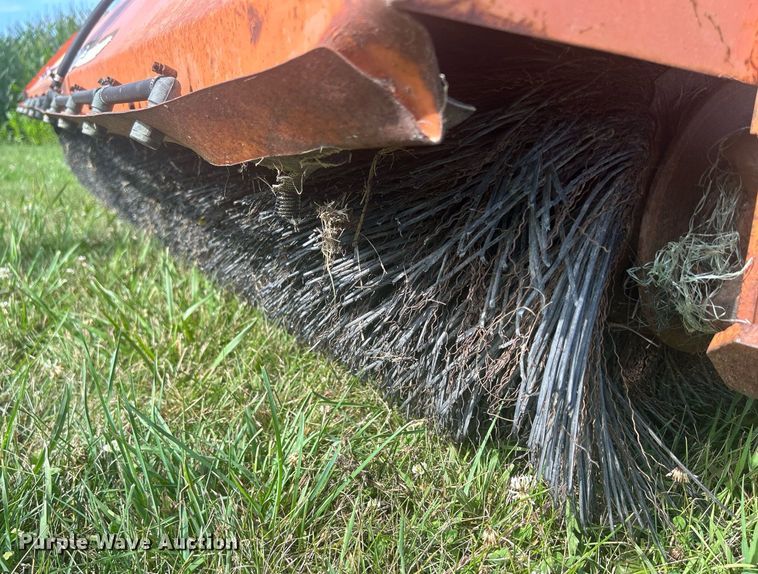 image for item DQ0868 2004 Lay Mor 8HC  broom