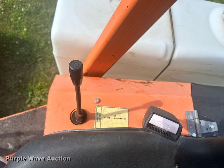 image for item DQ0868 2004 Lay Mor 8HC  broom