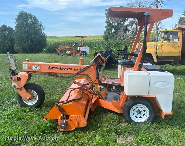 image for item DQ0869 2013 Lay Mor SweepMaster 300  broom