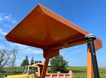 image for item DQ0869 2013 Lay Mor SweepMaster 300  broom