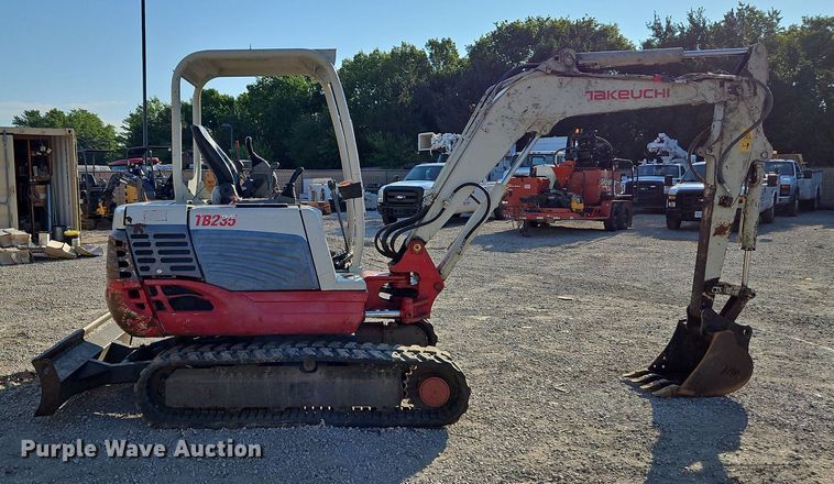 image for item DQ1799 2013 Takeuchi TB235  mini excavator