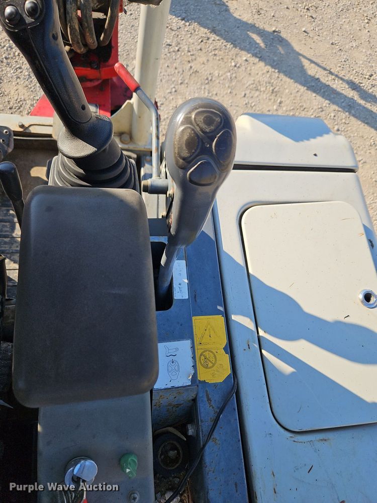 image for item DQ1799 2013 Takeuchi TB235  mini excavator