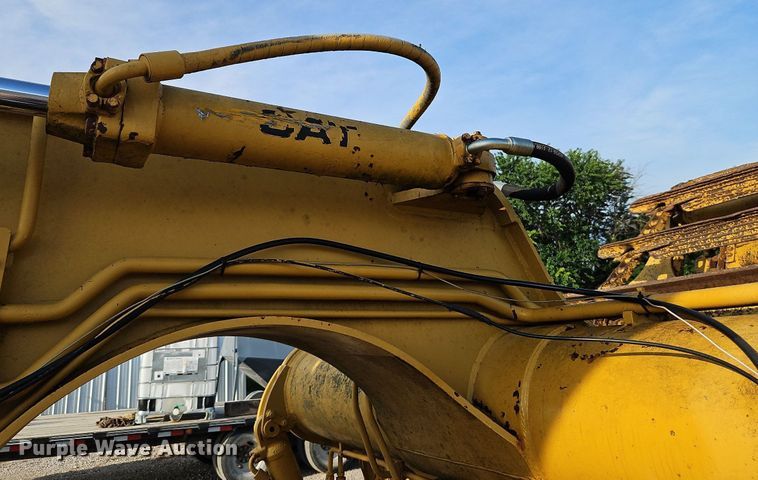 image for item DQ1804 1974 Caterpillar 613B  elevating scraper