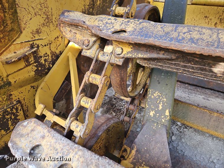 image for item DQ1804 1974 Caterpillar 613B  elevating scraper