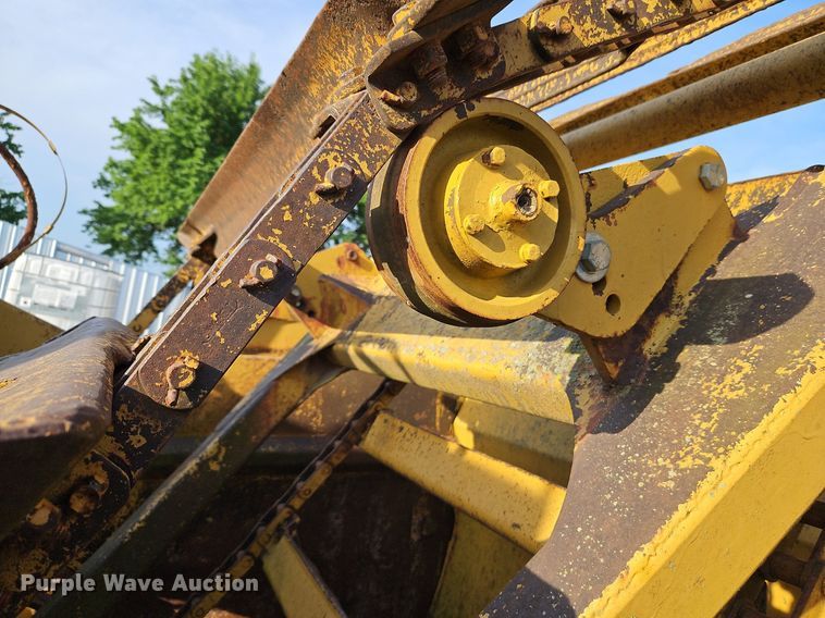 image for item DQ1804 1974 Caterpillar 613B  elevating scraper