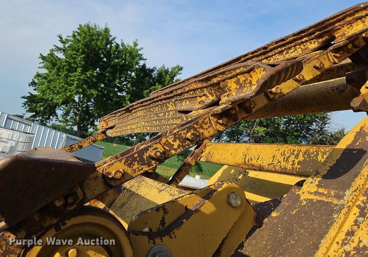 image for item DQ1804 1974 Caterpillar 613B  elevating scraper