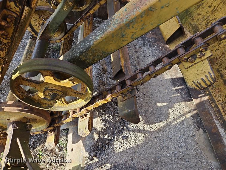 image for item DQ1804 1974 Caterpillar 613B  elevating scraper