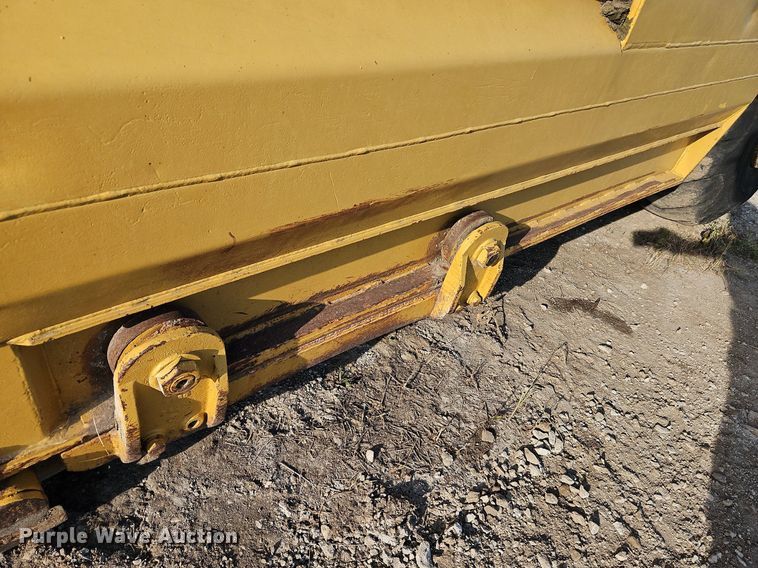image for item DQ1804 1974 Caterpillar 613B  elevating scraper