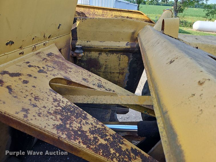 image for item DQ1804 1974 Caterpillar 613B  elevating scraper