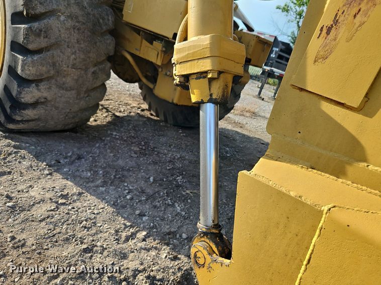 image for item DQ1804 1974 Caterpillar 613B  elevating scraper