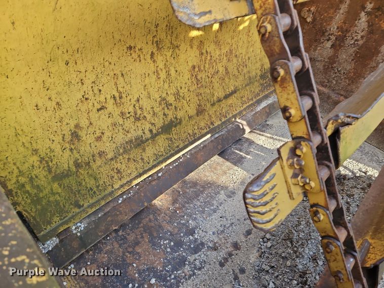 image for item DQ1804 1974 Caterpillar 613B  elevating scraper