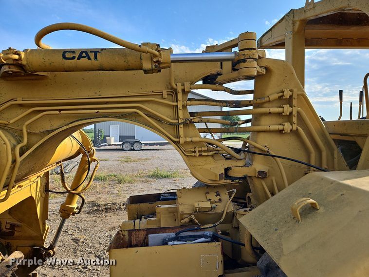 image for item DQ1804 1974 Caterpillar 613B  elevating scraper