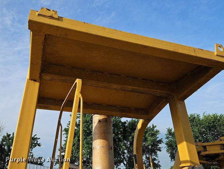 image for item DQ1804 1974 Caterpillar 613B  elevating scraper