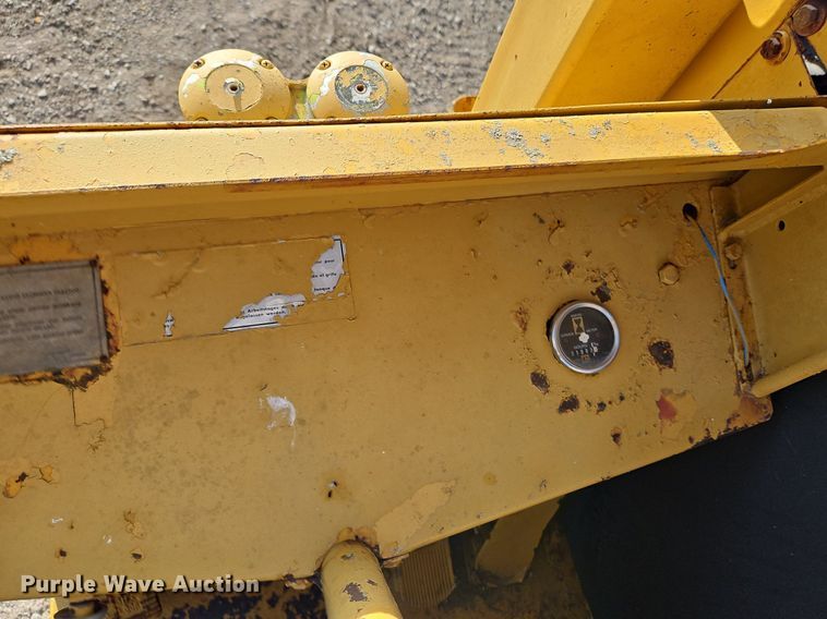image for item DQ1804 1974 Caterpillar 613B  elevating scraper
