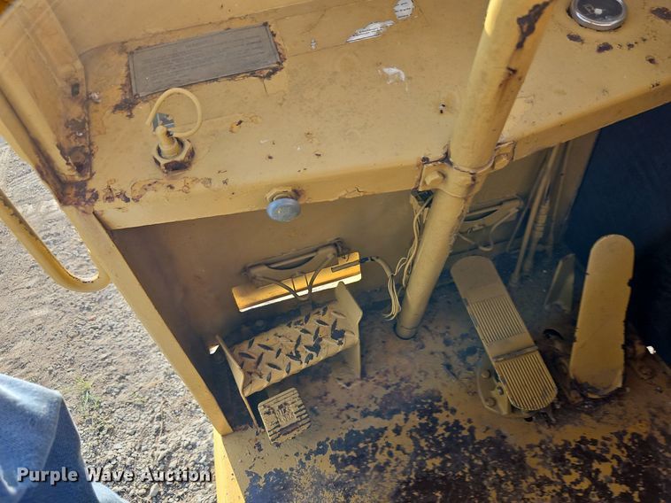 image for item DQ1804 1974 Caterpillar 613B  elevating scraper