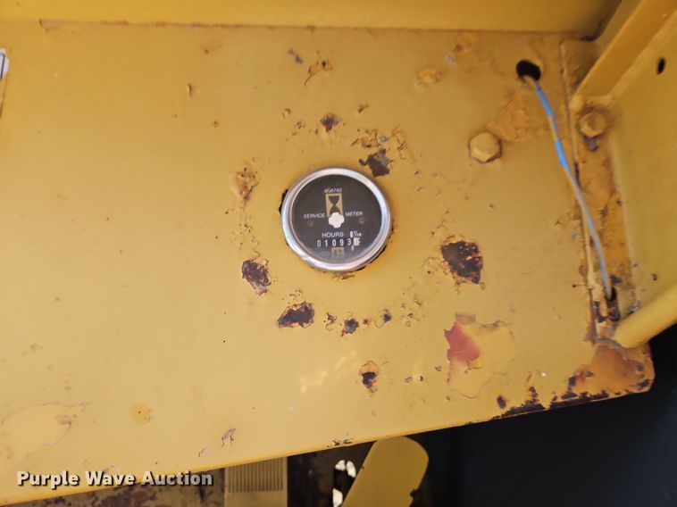 image for item DQ1804 1974 Caterpillar 613B  elevating scraper