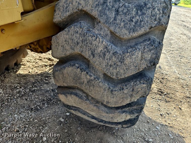 image for item DQ1804 1974 Caterpillar 613B  elevating scraper