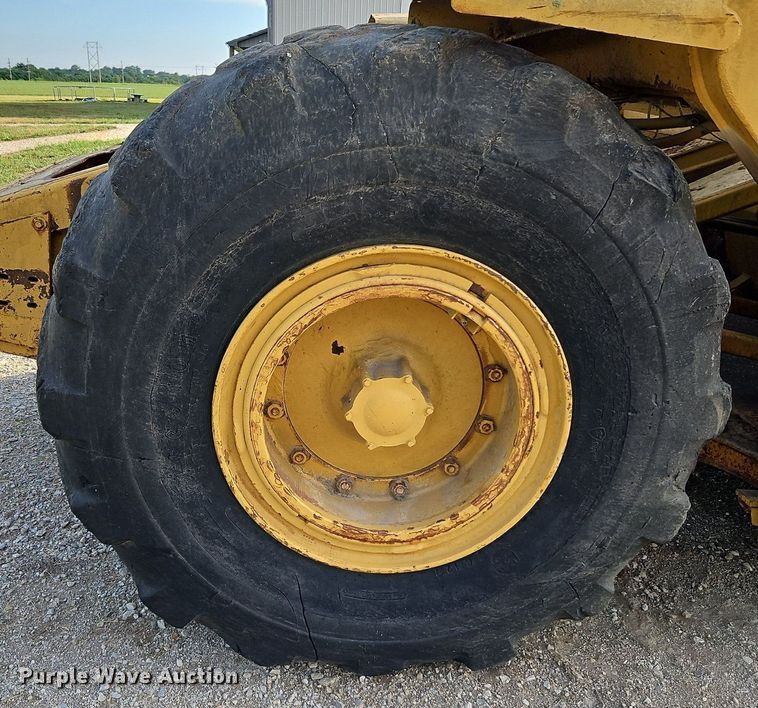 image for item DQ1804 1974 Caterpillar 613B  elevating scraper