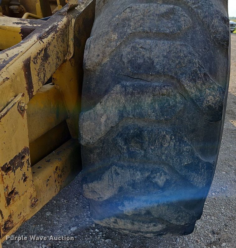 image for item DQ1804 1974 Caterpillar 613B  elevating scraper