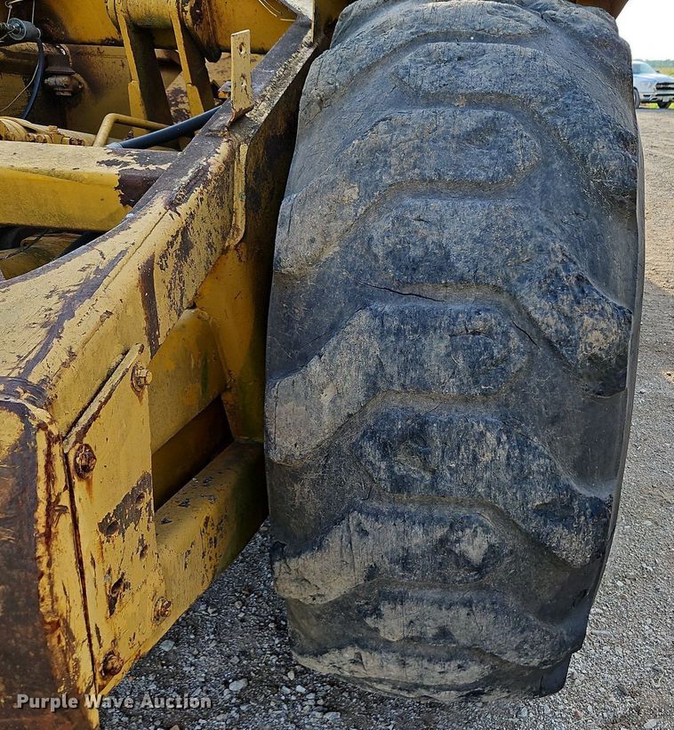 image for item DQ1804 1974 Caterpillar 613B  elevating scraper